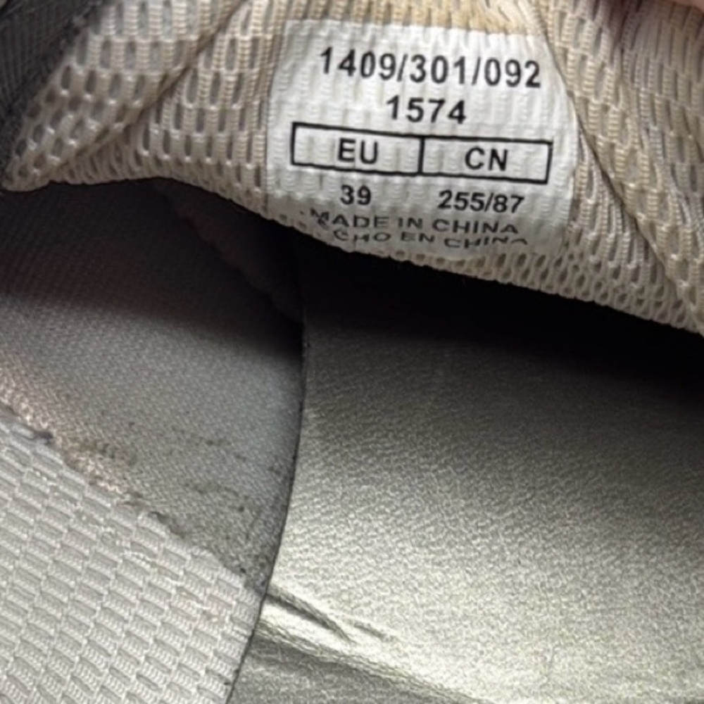Zara Women’s Silver and Gray Sneakers - Picture 4 of 7